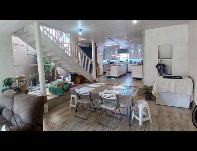 4 BEDROOM APARTMENT FOR SALE IN BASSONIA